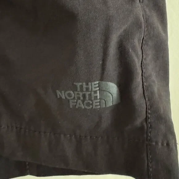 The North Face Paramount Shorts in Black Size 2 - Picture 5 of 8